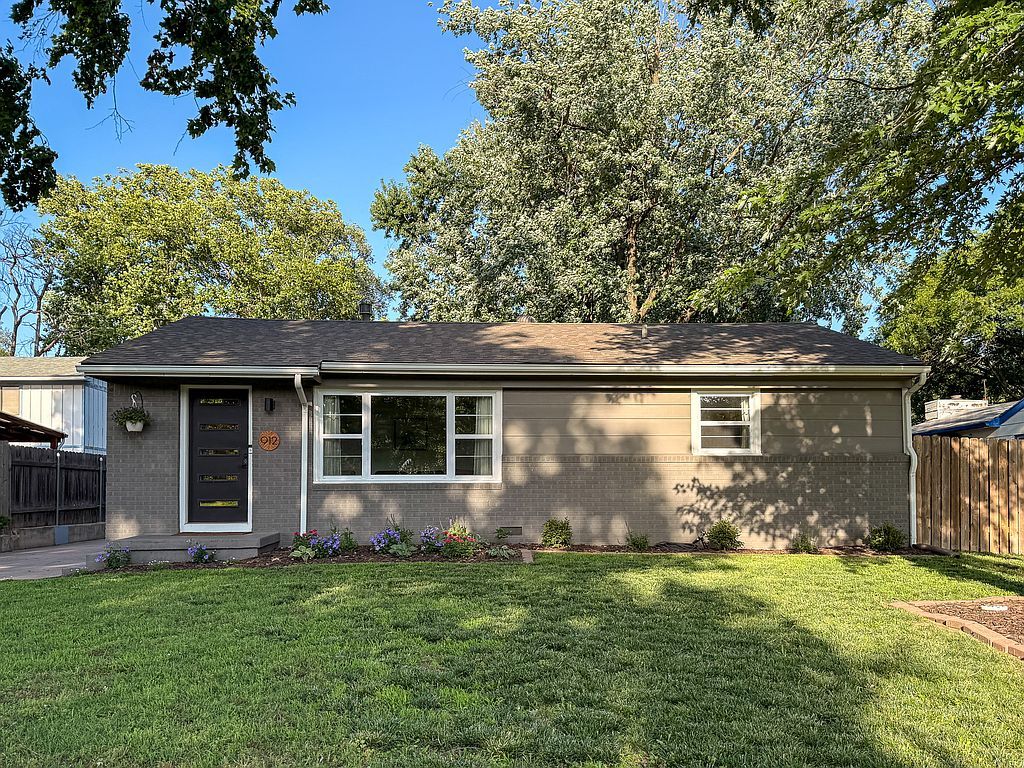 912 N Westview Dr - Property Image