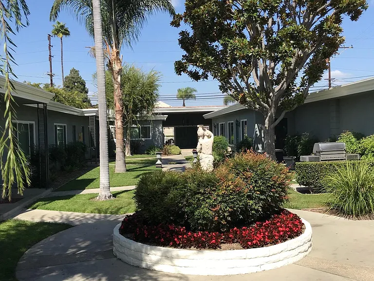 3136 W Ball Rd — Photo 3