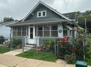 586 Almond St, Dubuque, IA 52001