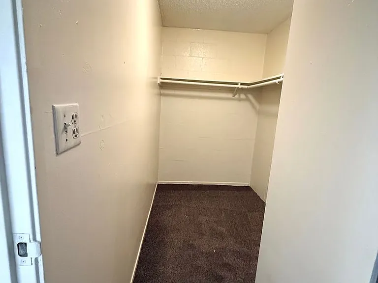 Valley Country Club Apartments — Photo 2