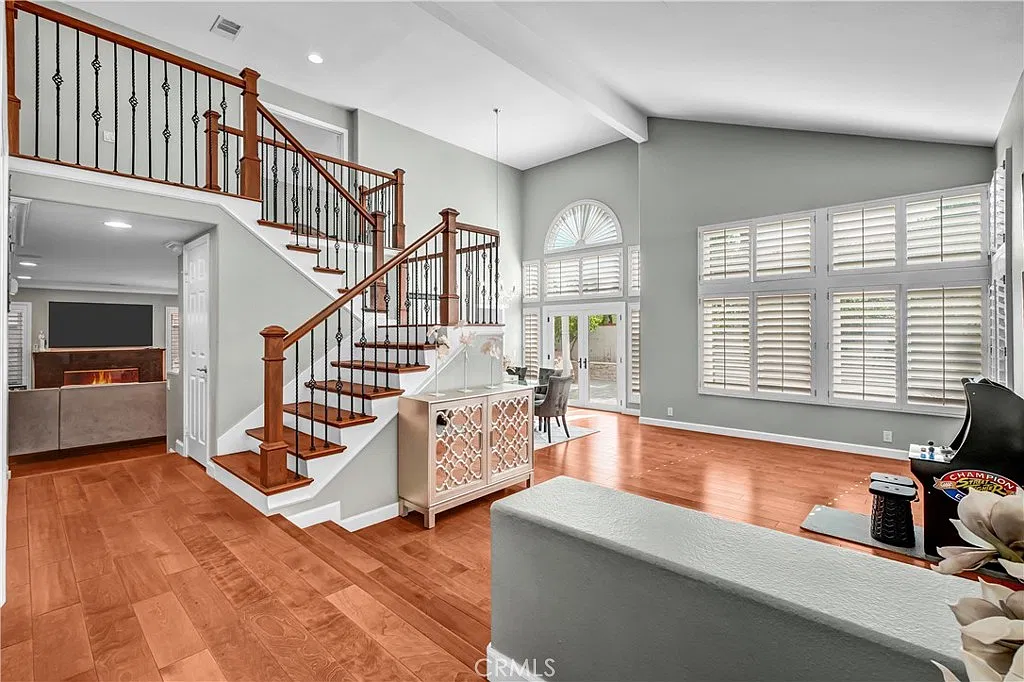 4 bed, 2825 sqft, $6,300 — Photo 3