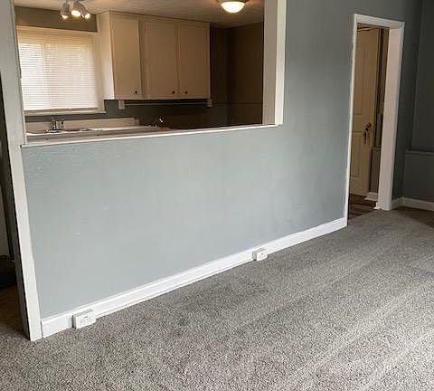 2nd image of 505 Robinson Ave #1/2