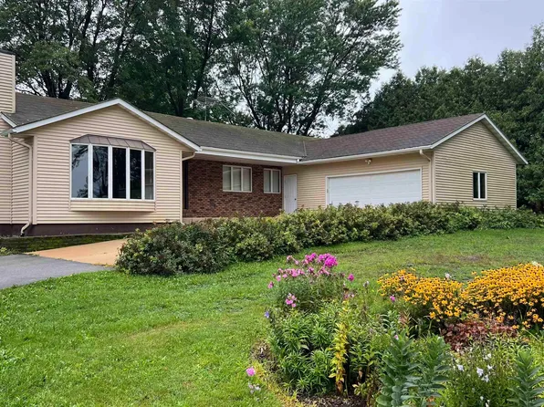 2740 190th St, Lawler, IA 52154