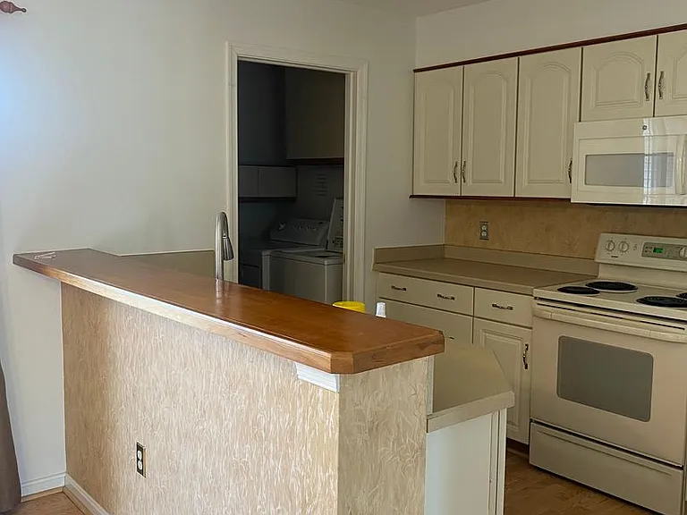 806 Christopher Dr — Photo 7