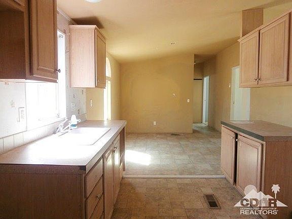 3rd image of 17428 Sanborn St