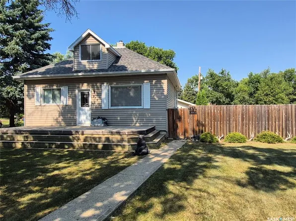 729 Bertrand AVENUE, Radville, SK S0C 2G0