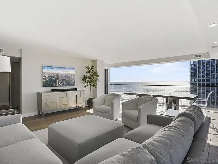 1750 Avenida Del Mundo #904 — Photo 4