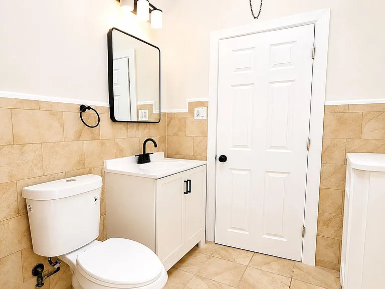 162 W Godfrey Ave — Photo 9