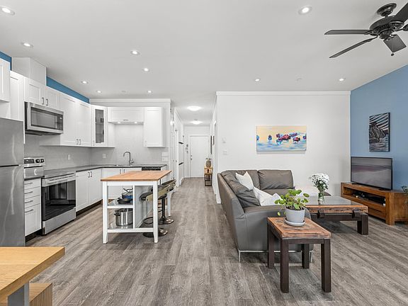 3rd image of 1920 Carpenter Rd #3