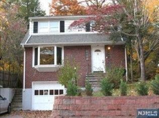 33 Eager Pl, Tenafly, NJ 07670