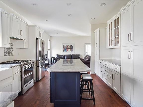 2nd image of 25 Cambridge Cir #25