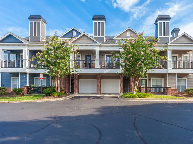 The Carriage Homes at Wyndham — Photo 30