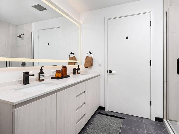 5th image of 1401 W Randolph St #410