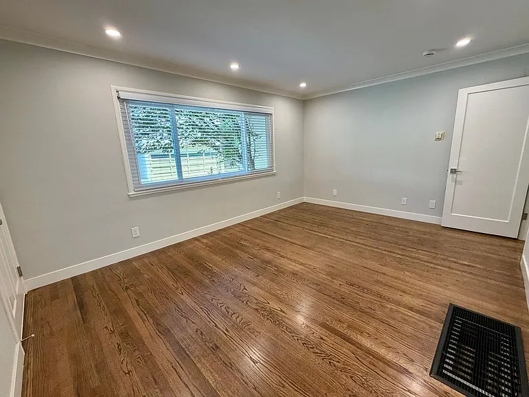 Laurel Oaks Apts — Photo 30