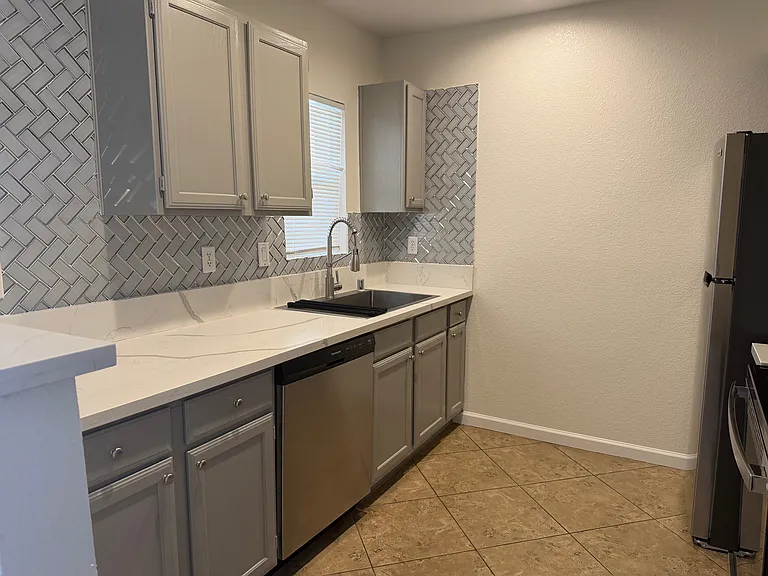 6650 W Warm Springs Rd #B — Photo 3