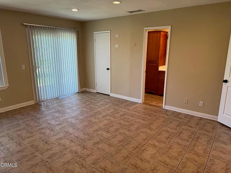 2093 Vera Ct — Photo 8