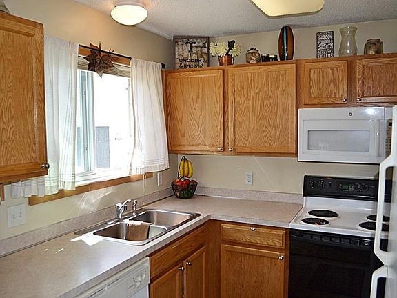 5th image of 15568 Foghorn Ln