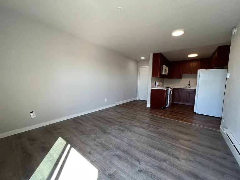 Dixon Landing Apartments — Photo 6