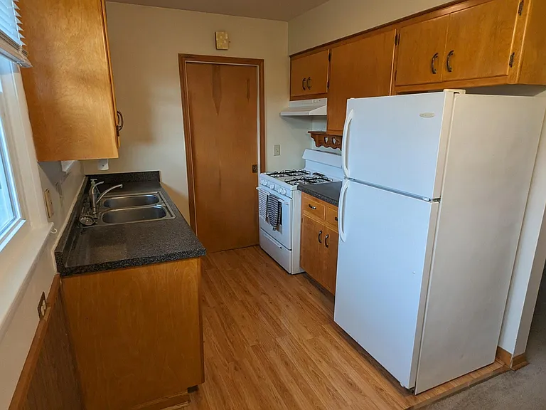 1816 Walnut St — Photo 6