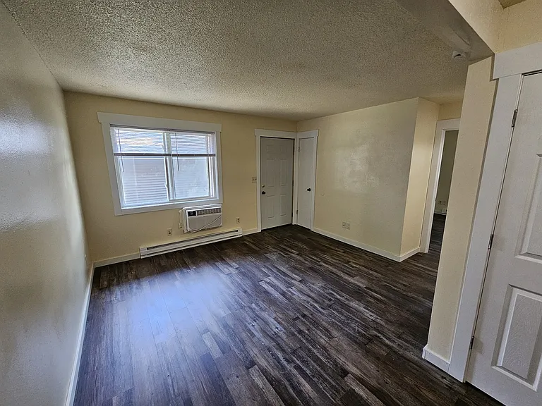 828 Gould St #1 — Photo 4