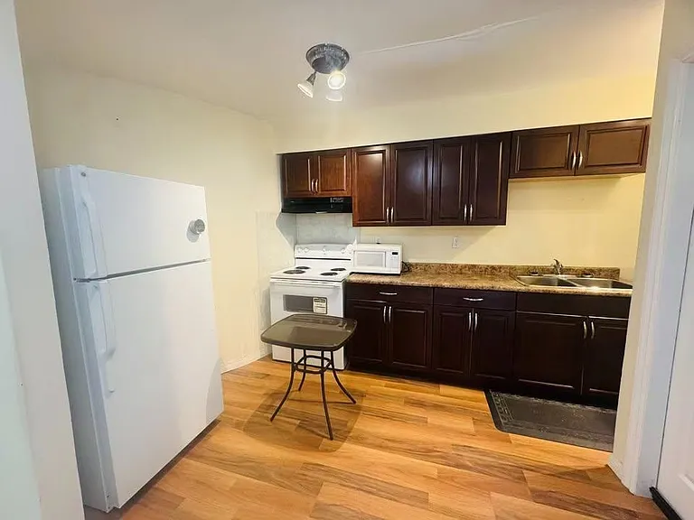 1700 Sugarpine Ct — Photo 4