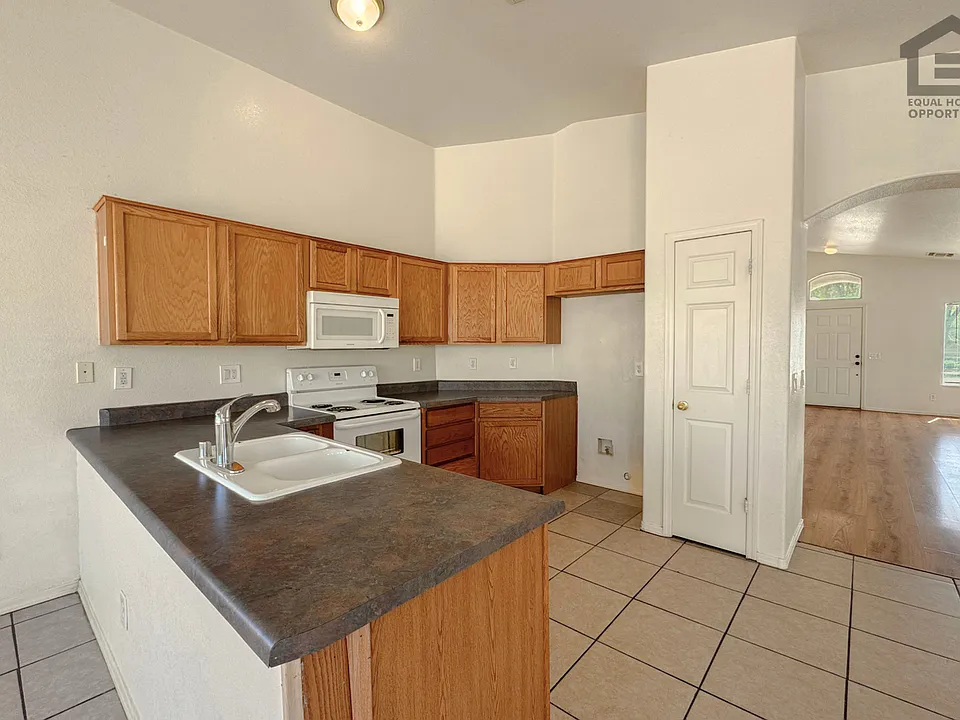8630 W Las Palmaritas Dr