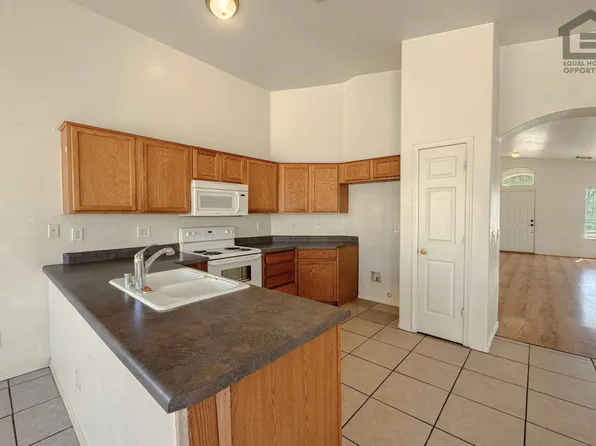 8630 W Las Palmaritas Dr, Newport, AZ 85345