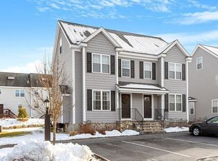 11 Riley Rd #11, Tyngsboro, MA 01879