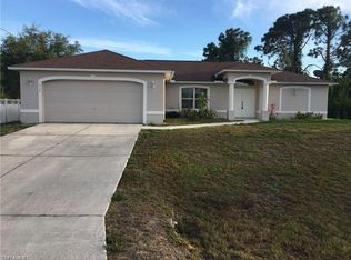 920 NE 36th Ter, Cape Coral, FL 33909