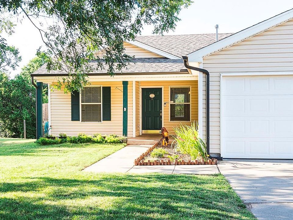 1st image of 1101 Desert Willow Ter