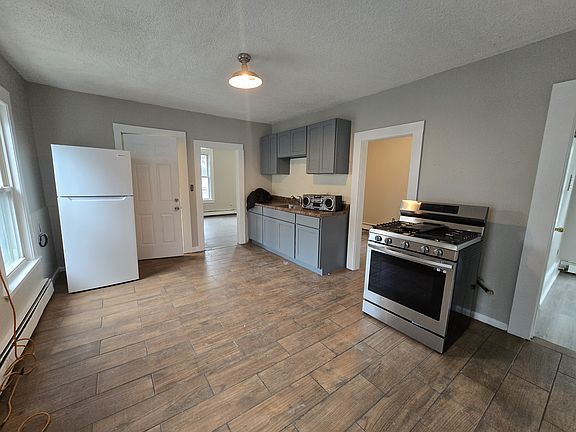 2nd image of 113 Morris St #2A
