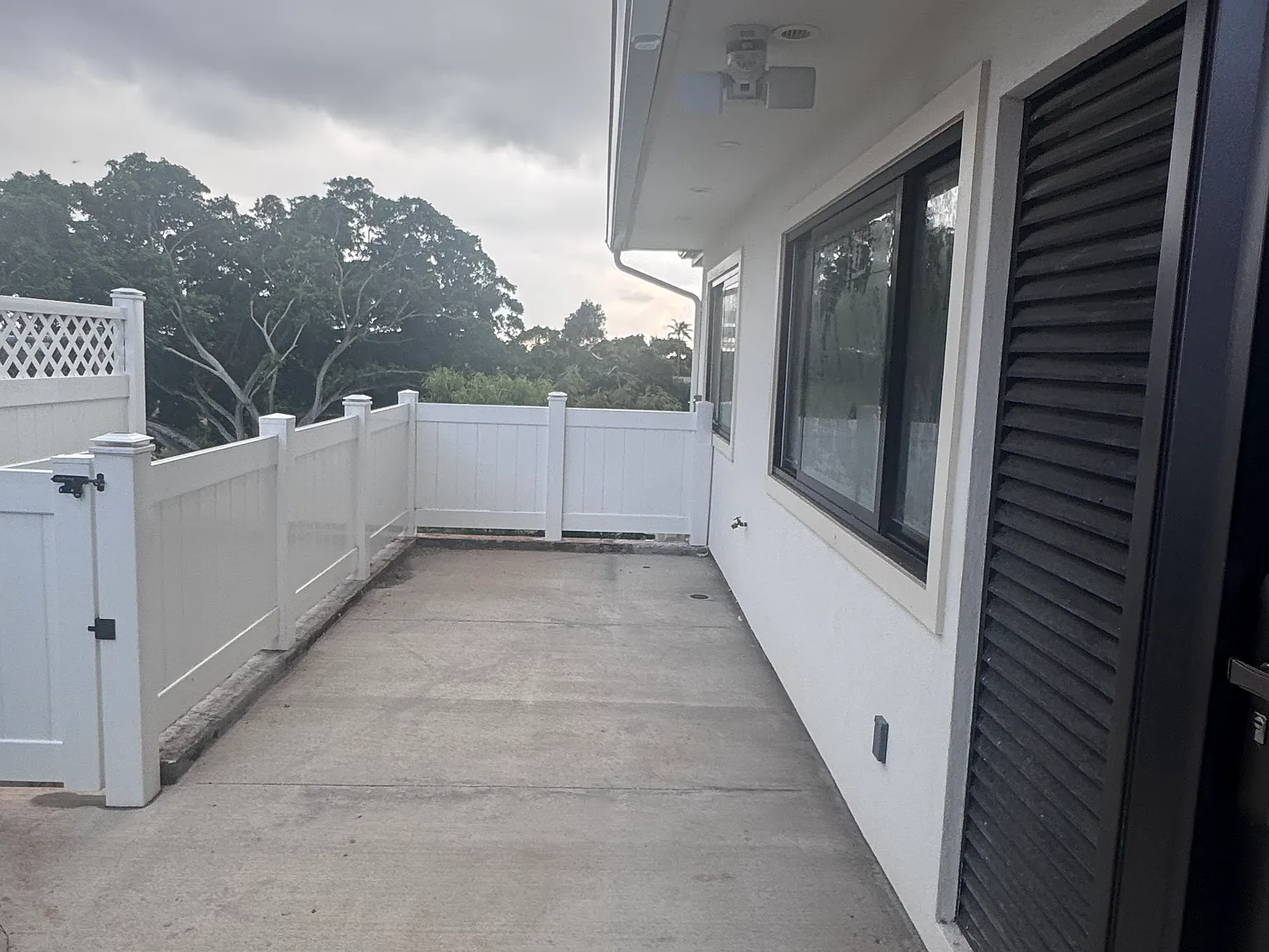 6 bed, 2400 sqft, $6,500 — Photo 2