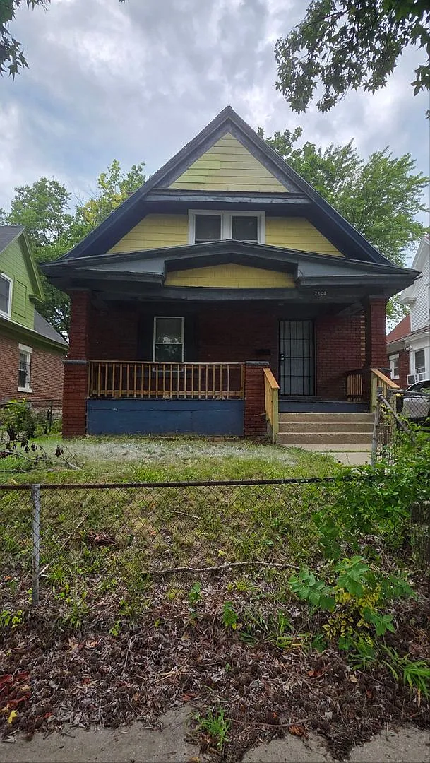 3 BR/1BA | Newly Renovated Single Family Home | Great backyard | In Kansas City! — Photo 1