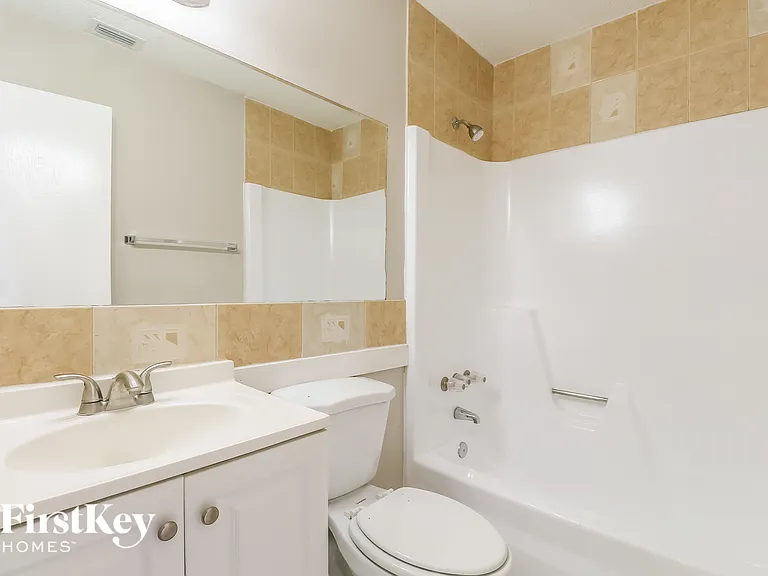 7701 SW 7th Ct — Photo 13