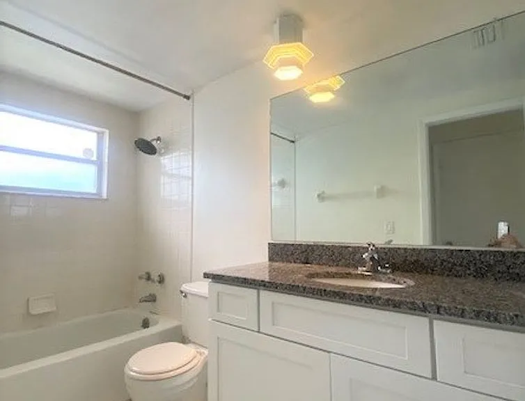 2114 Winnebago Trl — Photo 16