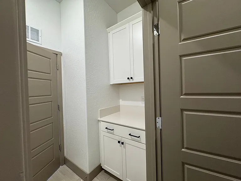2637 W Andrew Ln — Photo 35