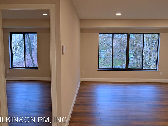 5th image of 6001 Arlington Blvd APT 303