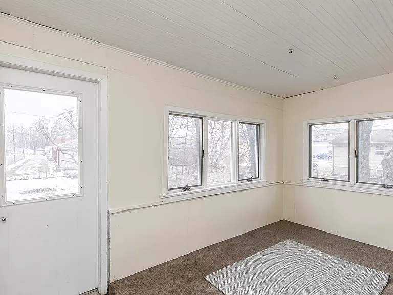 124 N Franklin Ave — Photo 9