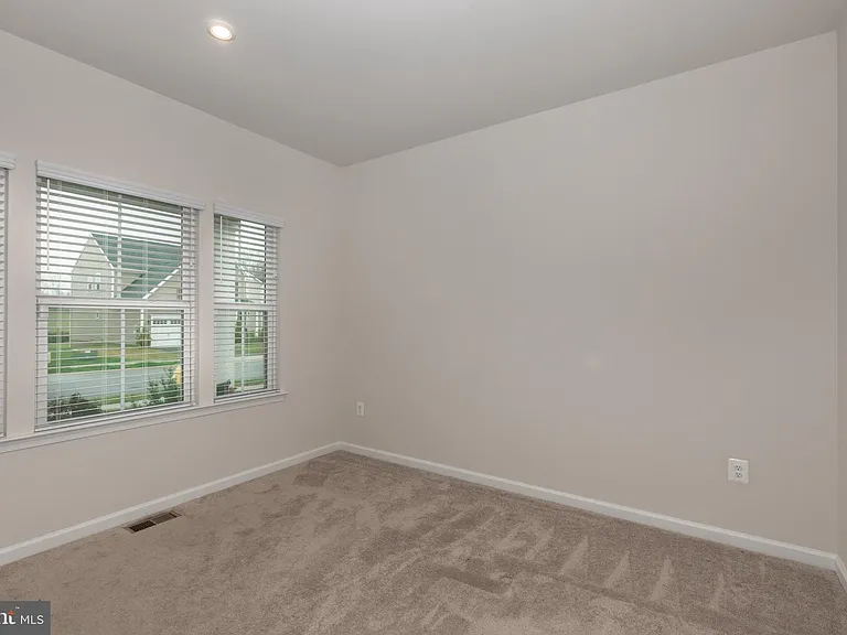 112 Sherman Way — Photo 6