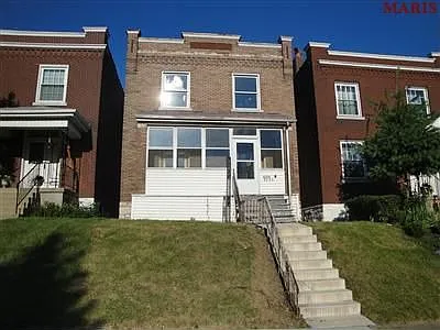 3920 S Compton Ave photo 1