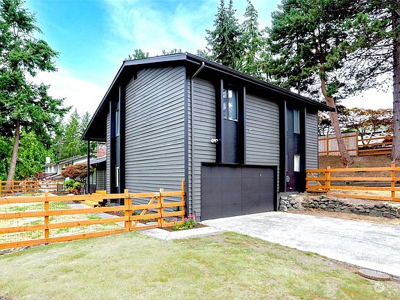 3rd image of 104 Madrona Park Drive