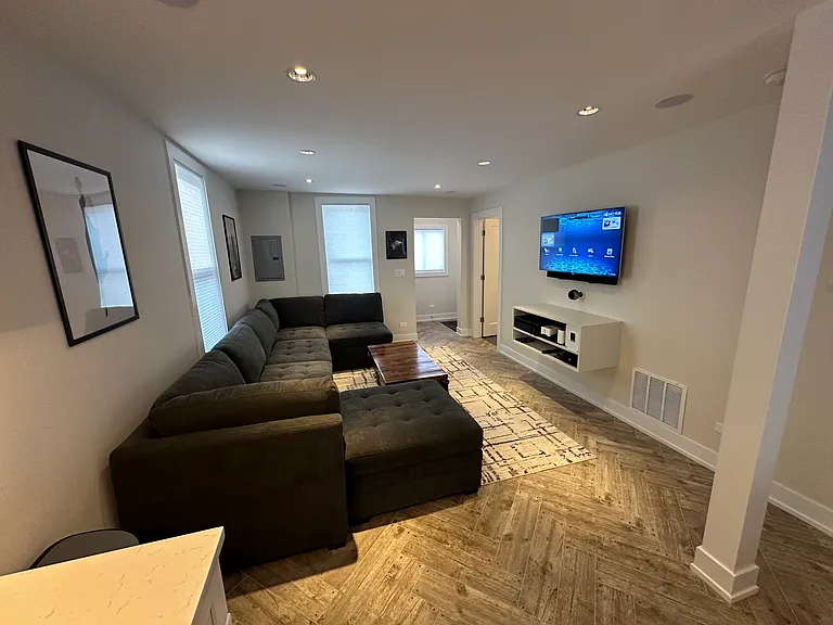 5342 W Winona St — Photo 4