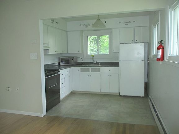 4th image of 15 E Trenton Ave
