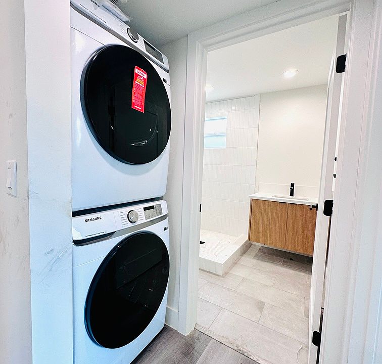 2nd image of 4126 Clayton Ave #4128.5