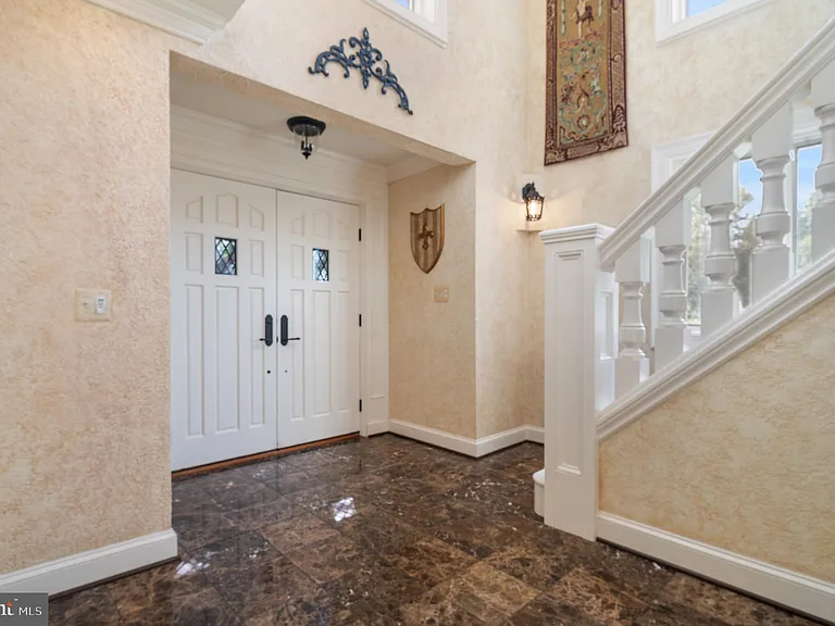 15729 Holly Grove Rd — Photo 37