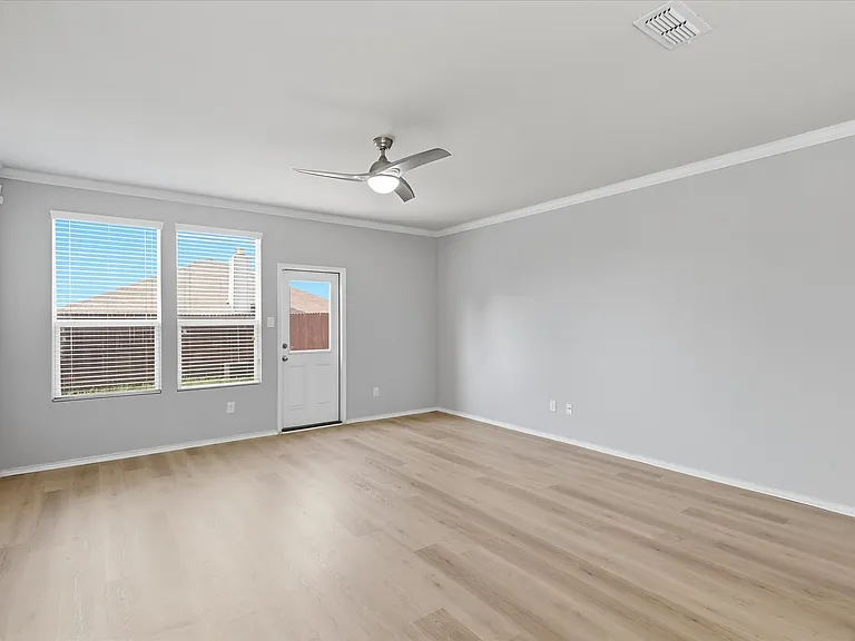 3116 Layla Creek Dr — Photo 7