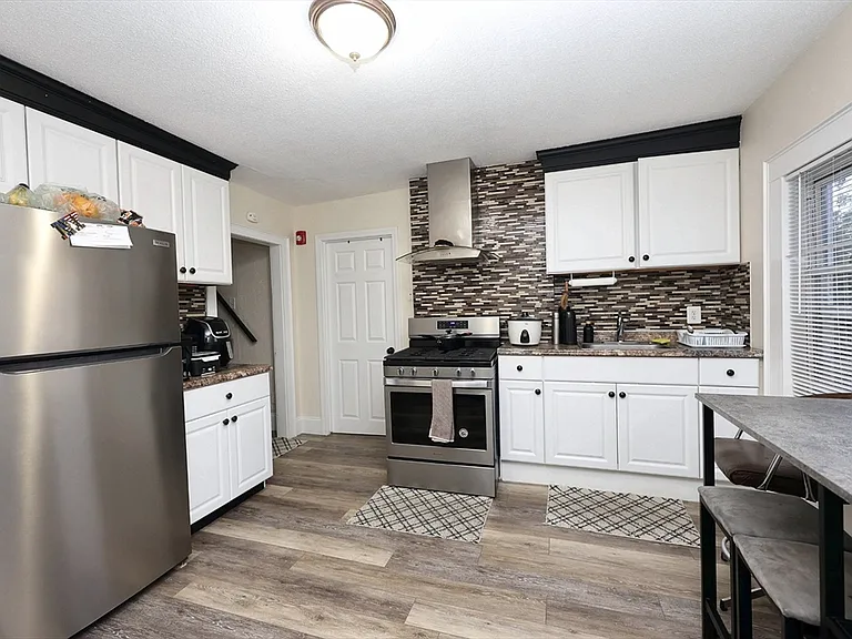173 Porter St #4 — Photo 3