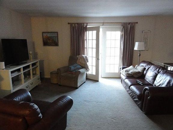 5th image of 320 Alanhurst Dr