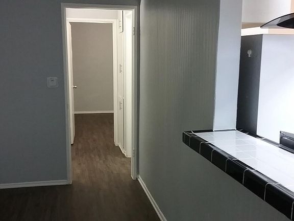 2nd image of 1091 N Los Robles Ave #2