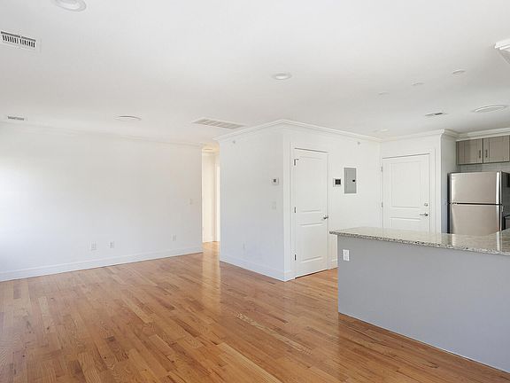 5th image of 352 South Ave W #3
